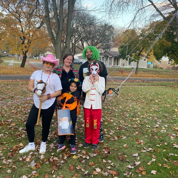 Meet your Posher’s, Charitie & Kevin - Picture 5 of 9